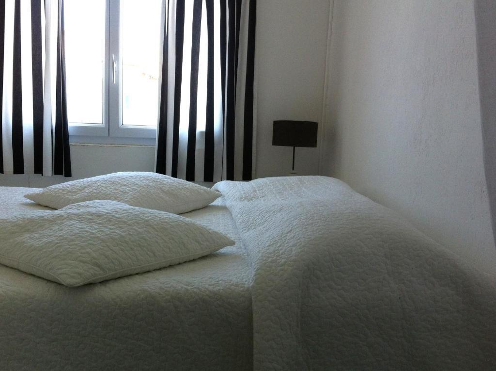 Hotel Les Vagues Saintes-Maries-de-la-Mer Habitación foto